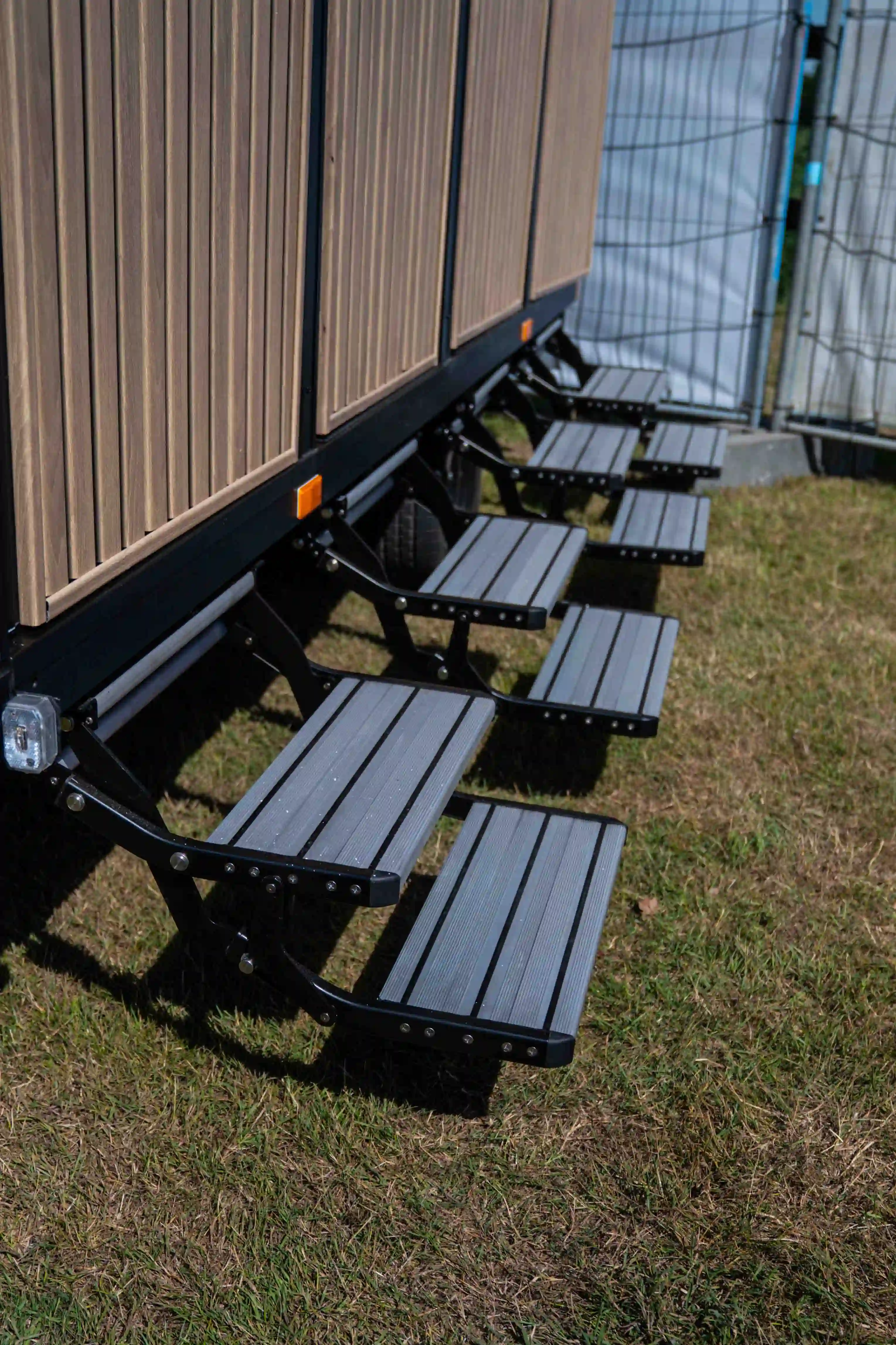 Luxe 4-persoons toiletwagen - Luxe toiletwagen huren Zeeland - Detail 3